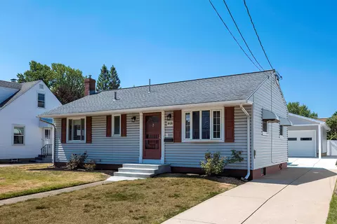 918 Shenley Dr, Erie, PA 16505