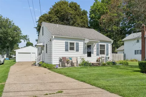 7264 Pine St, Fairview, PA 16415