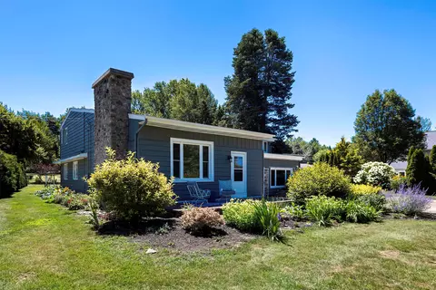 6715 W Lake Rd, Fairview, PA 16415