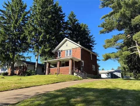 2506 Loveland Ave, Millcreek, PA 16506