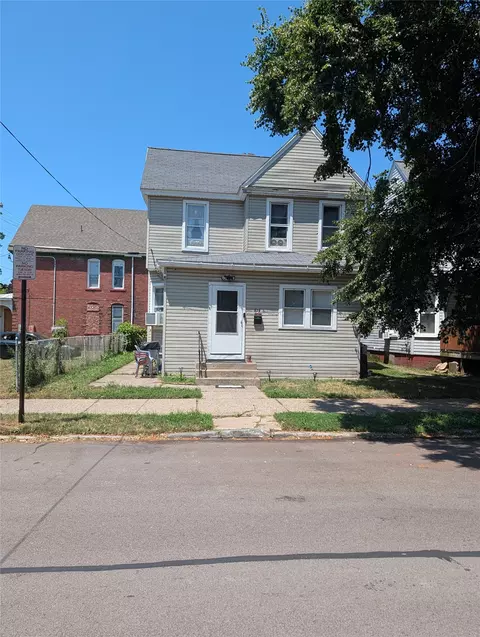828 W 17th St, Erie, PA 16502
