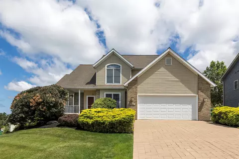 3703 Harbor Ridge Trl, Erie, PA 16510