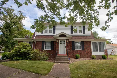 137 W 34th St, Erie, PA 16508