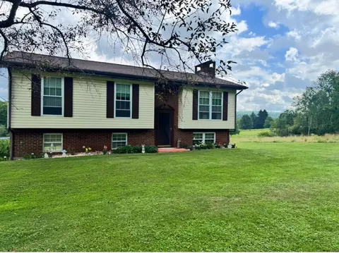 12333 Vanhorne Rd, Meadville, PA 16335