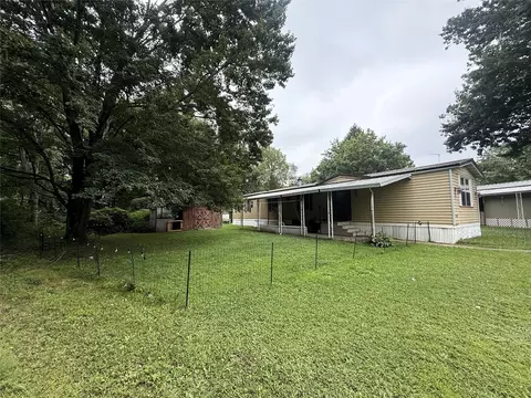 16327 Horseshoe Dr, Saegertown, PA 16433