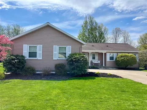 3041 Idyllbrook Ln, Erie, PA 16506