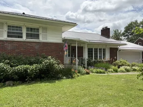727 W Gore Rd, Erie, PA 16509