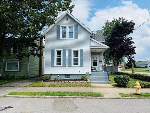 3325 Maple St, Erie, PA 16508