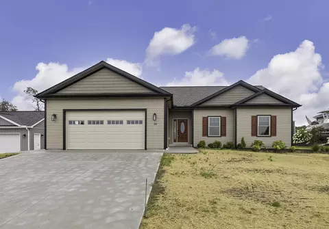 122 Pine Tree Ln, North East, PA 16428