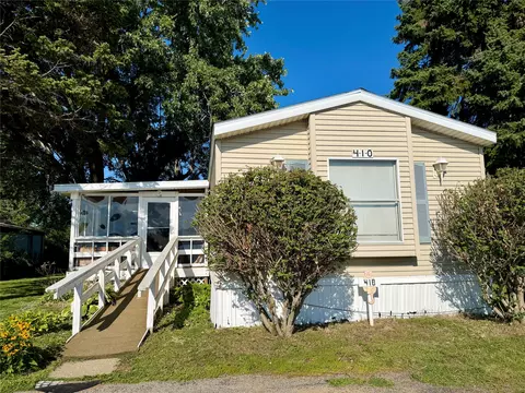 2500 Nursery Rd #410 N, Lake City, PA 16423