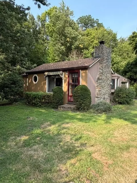 3844 Hamilton Rd, Erie, PA 16510