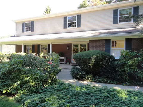 815 Elizabeth Ln, Erie, PA 16505