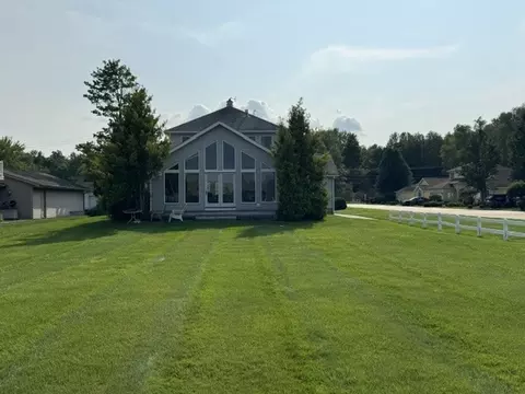 10716 Aldina Dr, Conneaut Lake, PA 16316