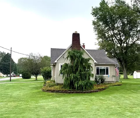 2605 Saltsman Rd, Erie, PA 16510
