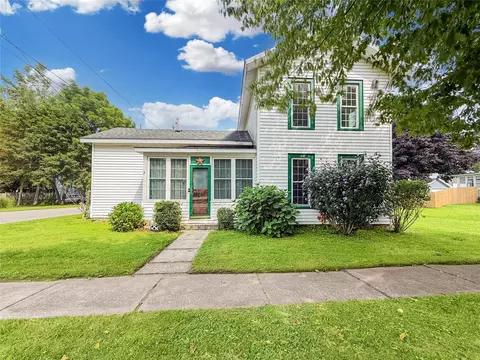 2211 Elk St, Lake City, PA 16423