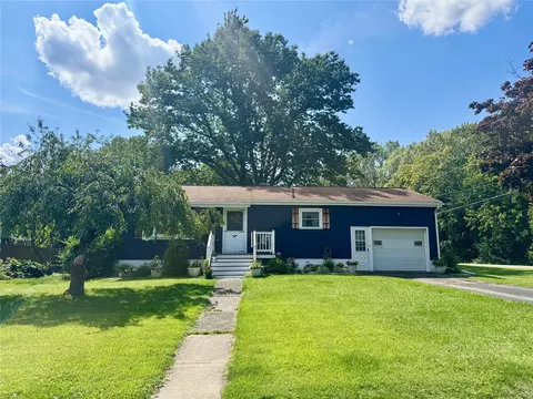 2904 Bird Dr, Erie, PA 16510