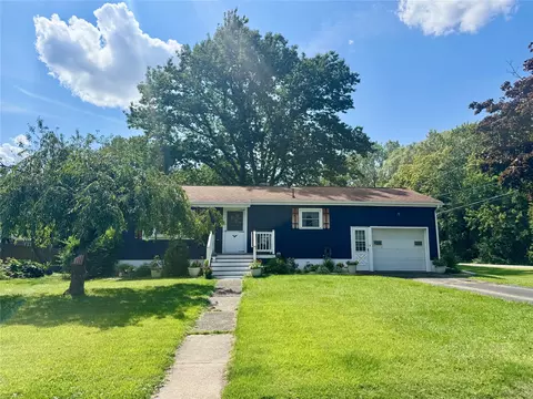 2904 Bird Dr, Erie, PA 16510