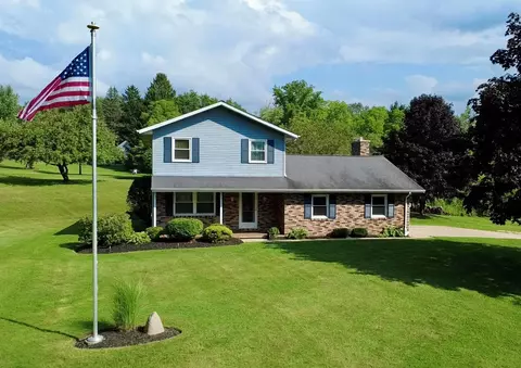 8698 Haft Rd, Erie, PA 16510