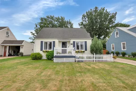 915 E 35th St, Erie, PA 16504