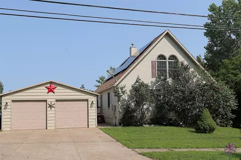 2436 Golf Club Rd, Erie, PA 16509