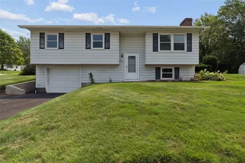 2025 E 42nd St, Erie, PA 16510