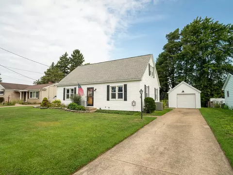 1704 W 40th St, Erie, PA 16509