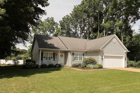 6870 Sheffield Dr, Fairview, PA 16415