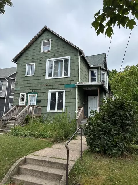 218 E 10th St, Erie, PA 16503