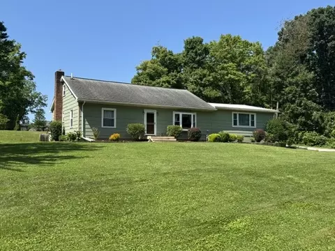 12153 Oakmont Dr, Conneaut Lake, PA 16316
