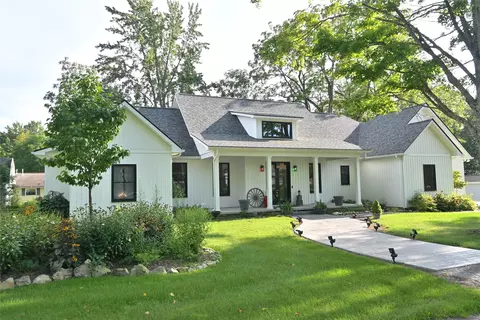 12075 Oakmont Dr, Conneaut Lake, PA 16316
