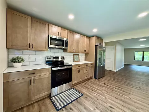 Kitchen - 10505 Mohawk Rd, Cranesville, PA 16410 photo 2 of 4