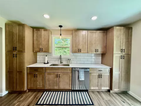 Kitchen - 10505 Mohawk Rd, Cranesville, PA 16410 photo 3 of 4