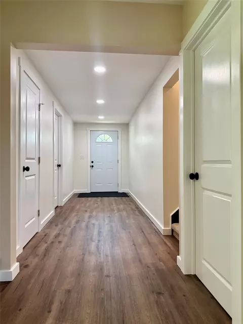 Entry Way - 10505 Mohawk Rd, Cranesville, PA 16410 photo 1 of 2