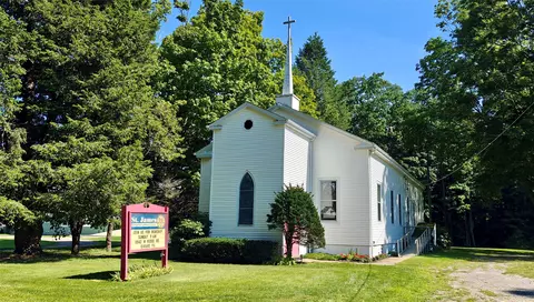 6851 Old Ridge Rd, Fairview, PA 16415