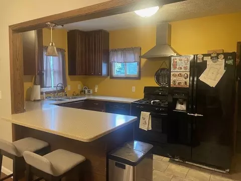 561 Wayne St, Corry, PA 16407 photo 5