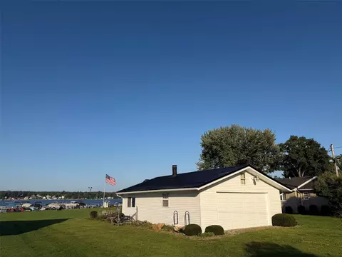 11418 Phil Miller Ln, Conneaut Lake, PA 16316