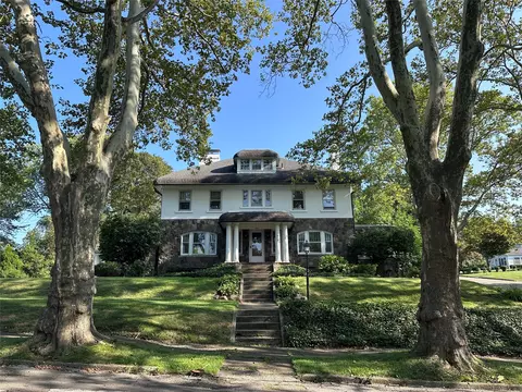 515 Hilltop Rd, Erie, PA 16509