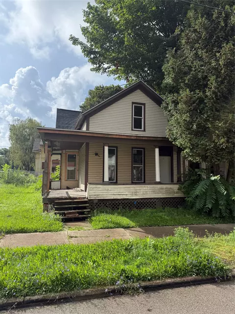 457 E 9th St, Erie, PA 16503