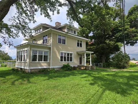 9512 W Main Rd, North East, PA 16428