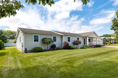 5316 Deerfield Dr, Millcreek, PA 16415