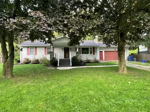 970 Beach Rd, Fairview, PA 16415