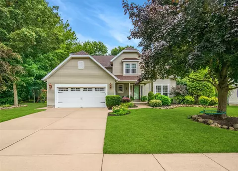 3425 Anne Marie Dr, Erie, PA 16506