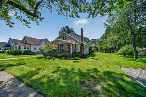 818 Clifton Dr, Erie, PA 16505