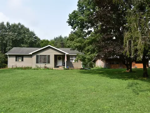 13577 Carpenter Rd, Guys Mills, PA 16327