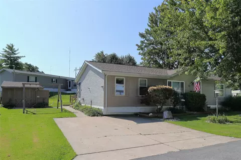 1831 Ashwood Ln, Erie, PA 16509