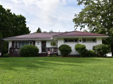 809 E Jamestown Rd, Jamestown, PA 16134