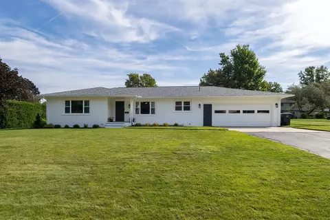 3415 Patio Dr, Erie, PA 16506