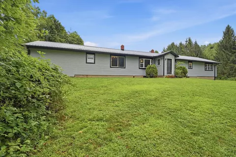 19268 Bradway Rd, Saegertown, PA 16433