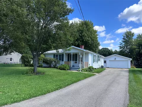 4517 Darcie Dr, Erie, PA 16506