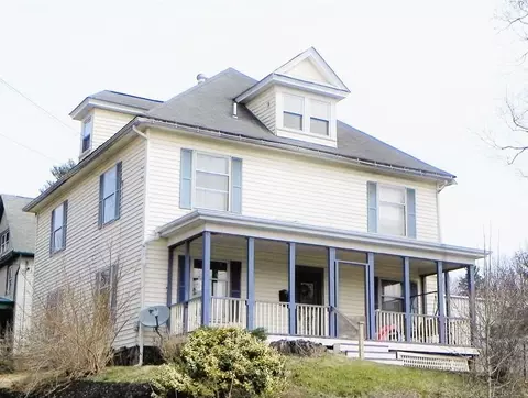527 Randolph St, Meadville, PA 16335